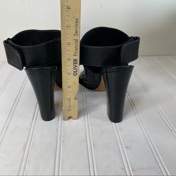 Pour La Victoire Echo black leather Sandals - Picture 5 of 7